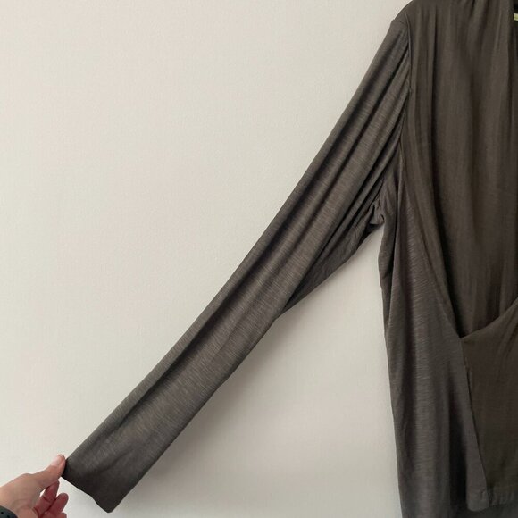 Dolan Left Coast Collection Crossroads Long Sleeve Faux Wrap Top Gray Small - Picture 4 of 7